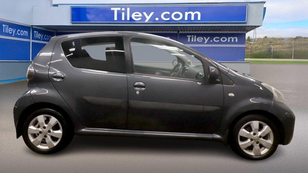 Used Toyota AYGO 2011 for sale - 76700829: Photo 6