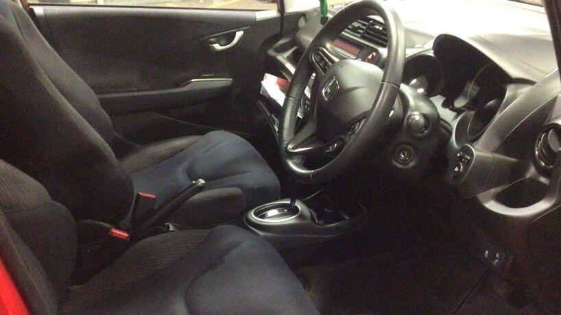 Used Honda Jazz 2014 for sale - 76850300: Photo 9