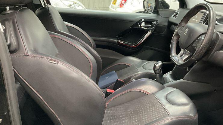 Used Peugeot 208 2015 for sale - 77611523: Photo 9
