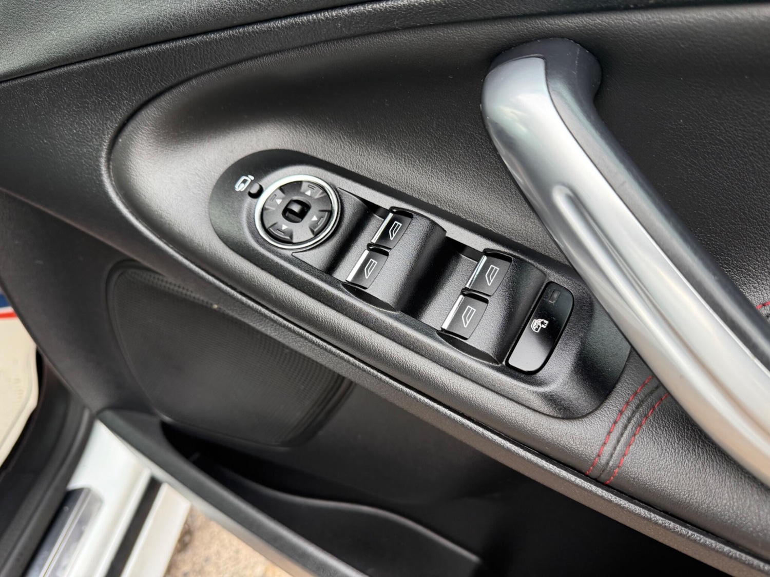 Used Ford S-Max 2013 for sale - 77969964: Photo 12