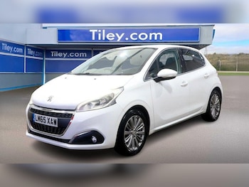 Used Peugeot 208 2015 for sale - 76765649: Photo
