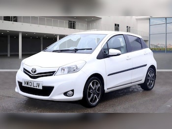 Used Toyota Yaris 2013 for sale - 76993876: Photo