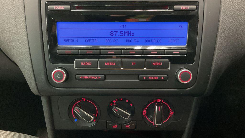 Used Volkswagen Polo 2011 for sale - 76537751: Photo 10