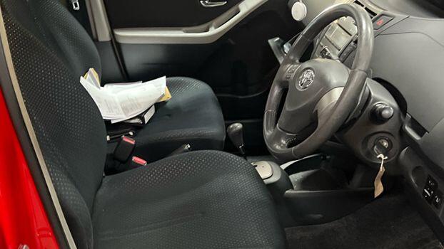 Used Toyota Yaris 2010 for sale - 77633512: Photo 9