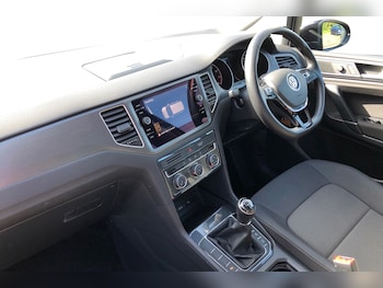 Used Volkswagen Golf SV 2018 for sale - 79154088: Photo