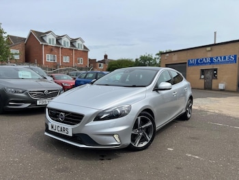 Used Volvo V40 2015 for sale - 78674150: Photo