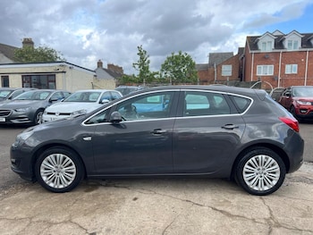 Used Vauxhall Astra 2015 for sale - 78621141: Photo