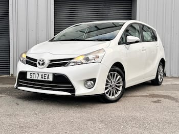 Used Toyota Verso 2017 for sale - 79840555: Photo