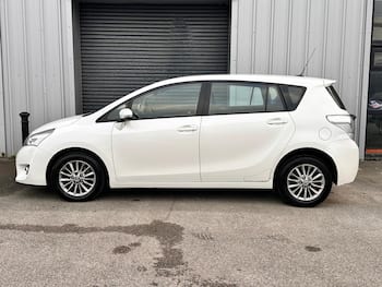 Used Toyota Verso 2017 for sale - 79840555: Photo