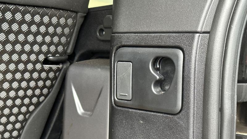 Used Land Rover Defender 2025 for sale - 77301073: Photo 27