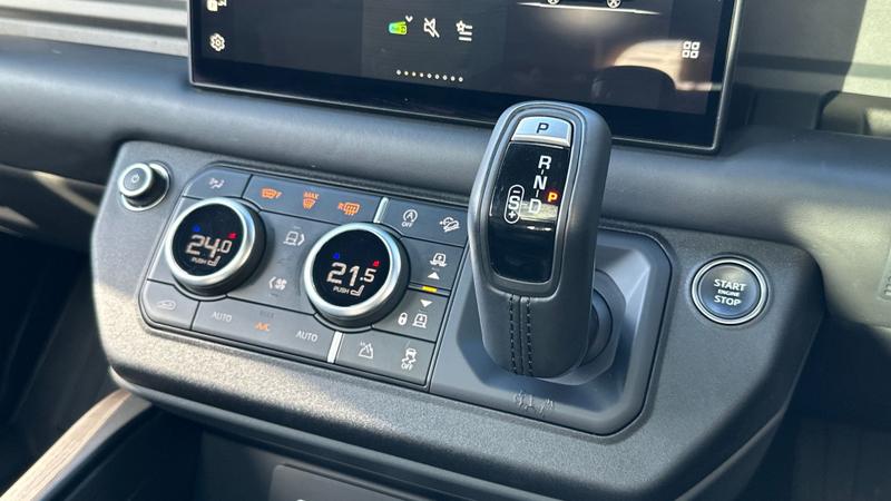 Used Land Rover Defender 2023 for sale - 77301028: Photo 13