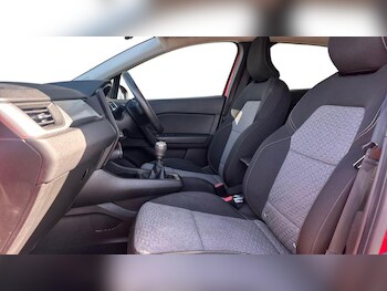 Used Renault Captur 2022 for sale - 77301162: Photo