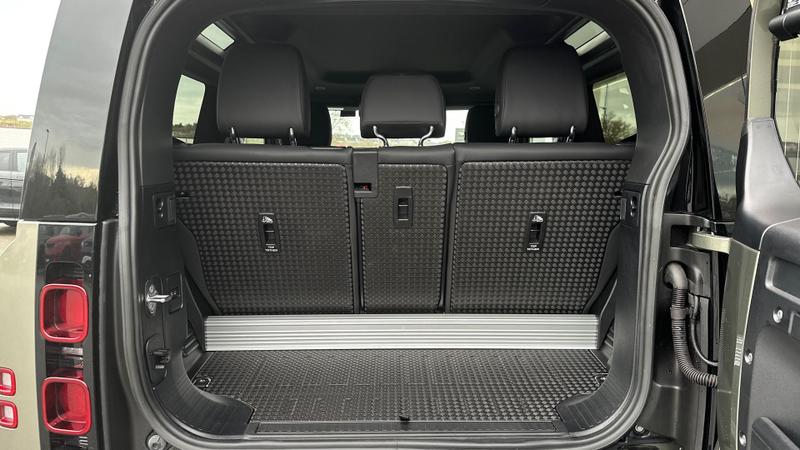 Used Land Rover Defender 2023 for sale - 77301180: Photo 10