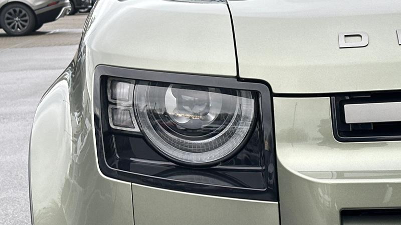 Used Land Rover Defender 2023 for sale - 77301180: Photo 17