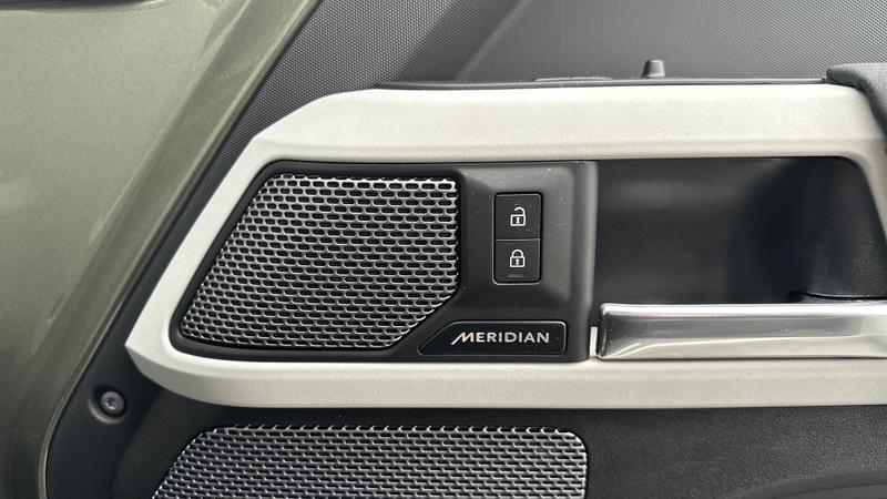 Used Land Rover Defender 2023 for sale - 77301180: Photo 24