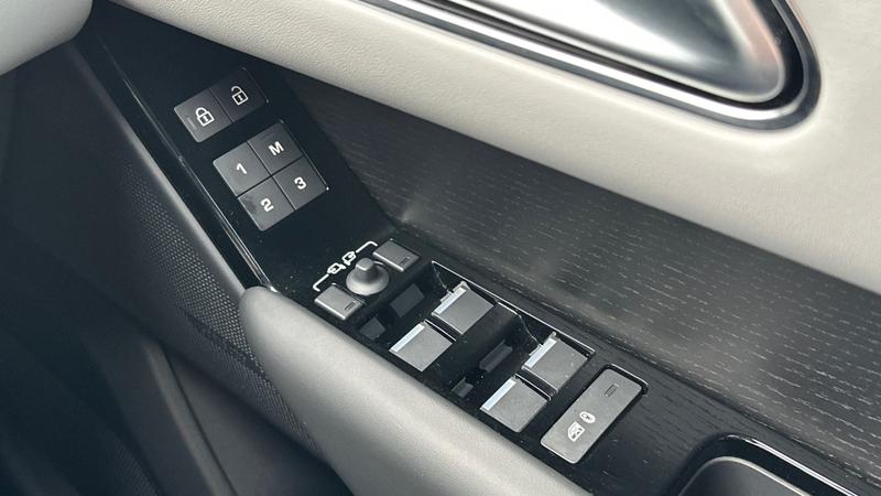 Used Land Rover Range Rover Velar 2025 for sale - 77301035: Photo 25