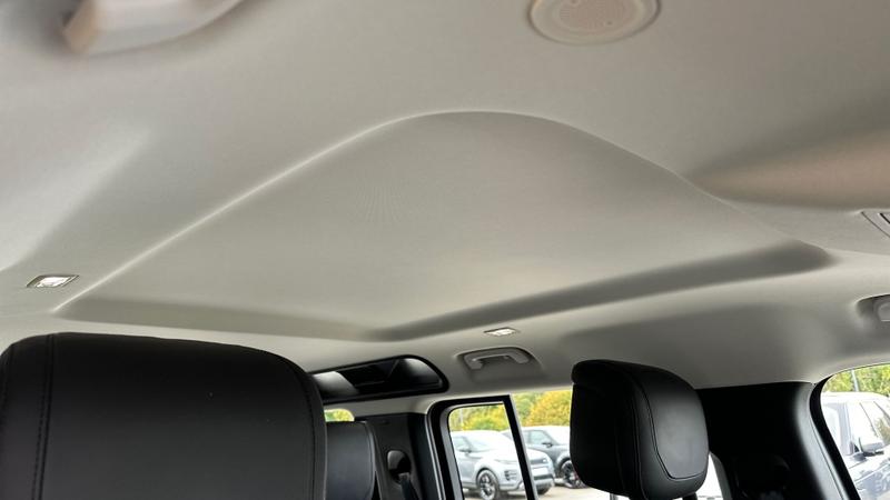 Used Land Rover Defender 2021 for sale - 77301040: Photo 21