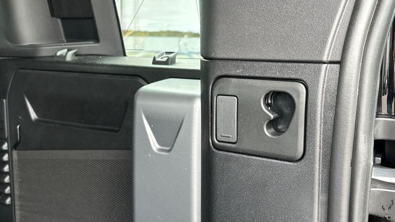 Used Land Rover Defender 2021 for sale - 77301040: Photo 27