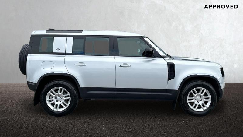 Used Land Rover Defender 2021 for sale - 77301040: Photo 5