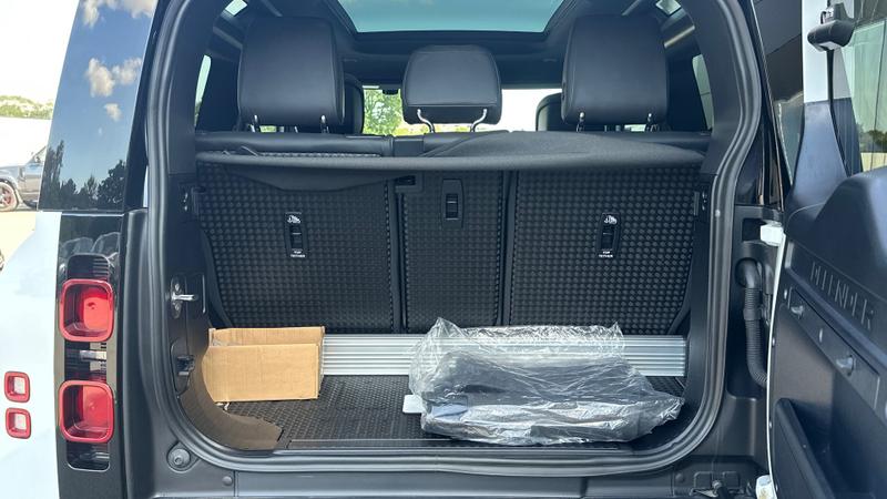 Used Land Rover Defender 2024 for sale - 77301043: Photo 10