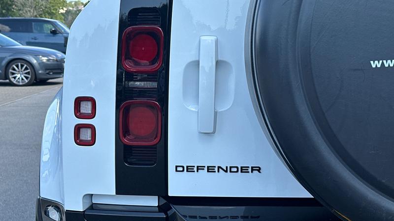 Used Land Rover Defender 2024 for sale - 77301043: Photo 26