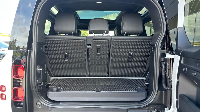 Used Land Rover Defender 2024 for sale - 77301032: Photo 10