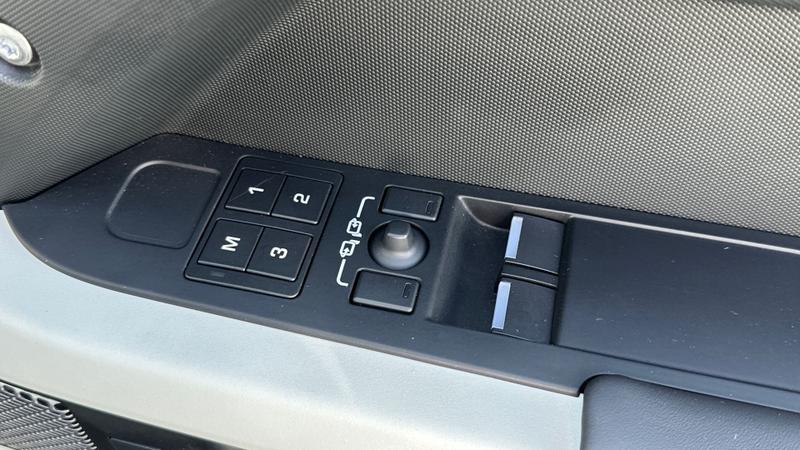 Used Land Rover Defender 2024 for sale - 77301032: Photo 25