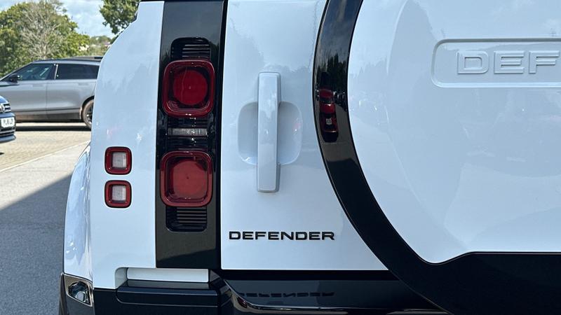 Used Land Rover Defender 2024 for sale - 77301032: Photo 26