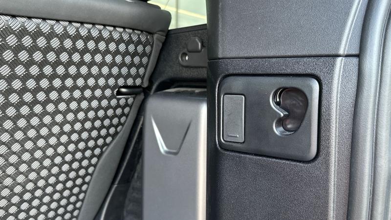 Used Land Rover Defender 2024 for sale - 77301032: Photo 27