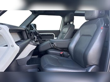 Used Land Rover Defender 2024 for sale - 77301032: Photo