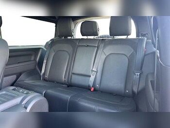 Used Land Rover Defender 2024 for sale - 77301032: Photo