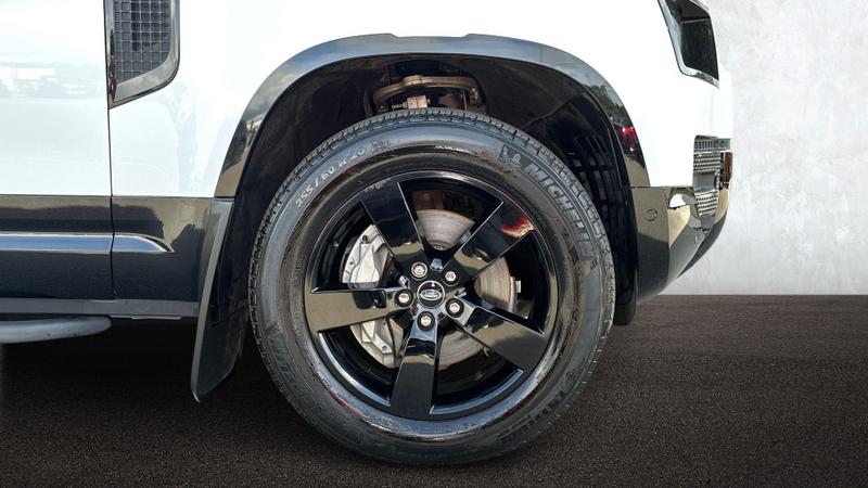 Used Land Rover Defender 2024 for sale - 77301032: Photo 8