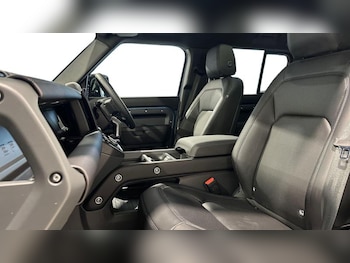 Used Land Rover Defender 2025 for sale - 77301053: Photo