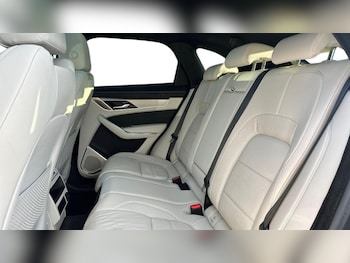 Used Jaguar F-Pace 2023 for sale - 77301022: Photo