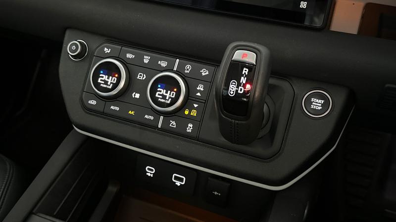 Used Land Rover Defender 2023 for sale - 77301045: Photo 13