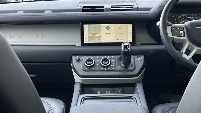 Used Land Rover Defender 2023 for sale - 77301045: Photo 14