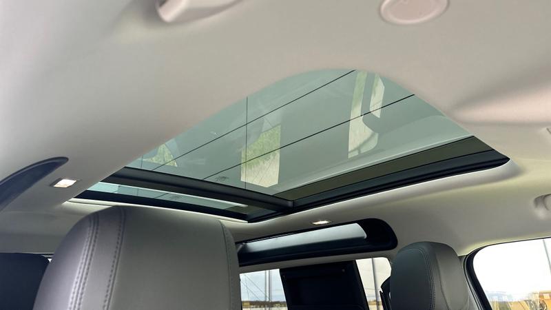 Used Land Rover Defender 2023 for sale - 77301045: Photo 21