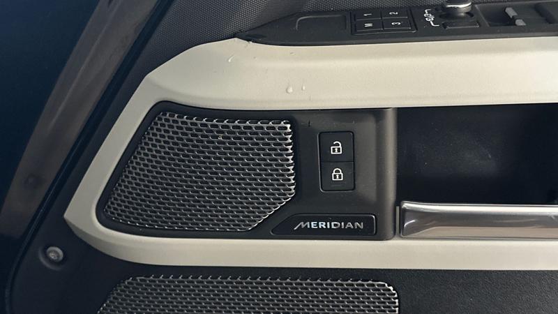 Used Land Rover Defender 2023 for sale - 77301045: Photo 24