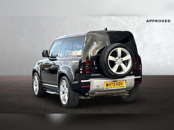 Used Land Rover Defender 2023 for sale - 77301045: Photo