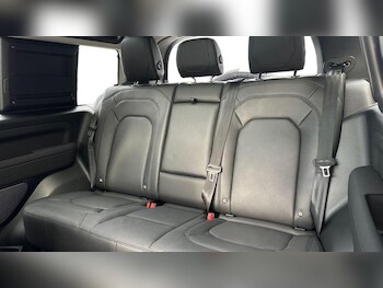 Used Land Rover Defender 2023 for sale - 77301045: Photo