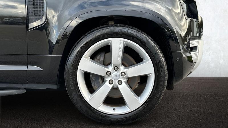 Used Land Rover Defender 2023 for sale - 77301045: Photo 8