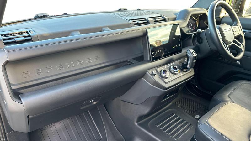 Used Land Rover Defender 2025 for sale - 77301129: Photo 9