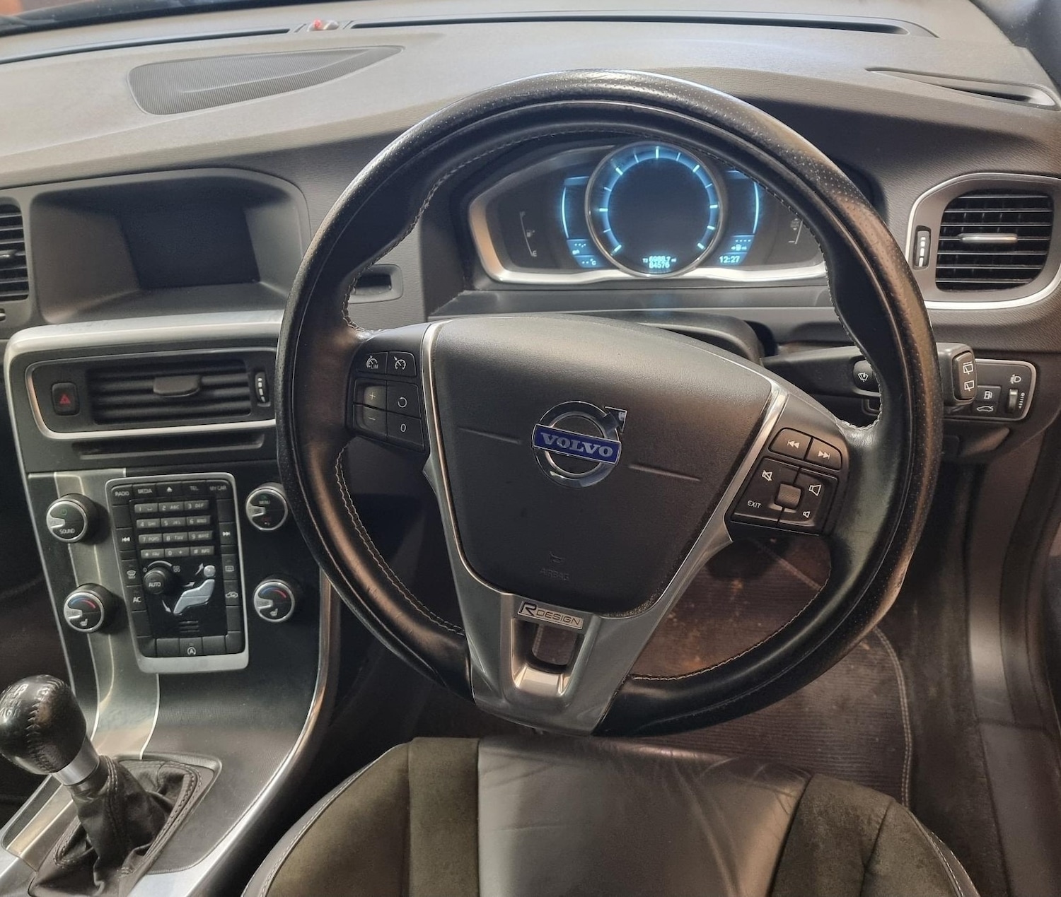 Used Volvo V60 2014 for sale - 76720152: Photo 4