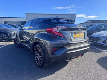 Used Toyota C-HR 2017 for sale - 79836496: Photo