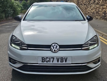 Used Volkswagen Golf 2017 for sale - 79076060: Photo