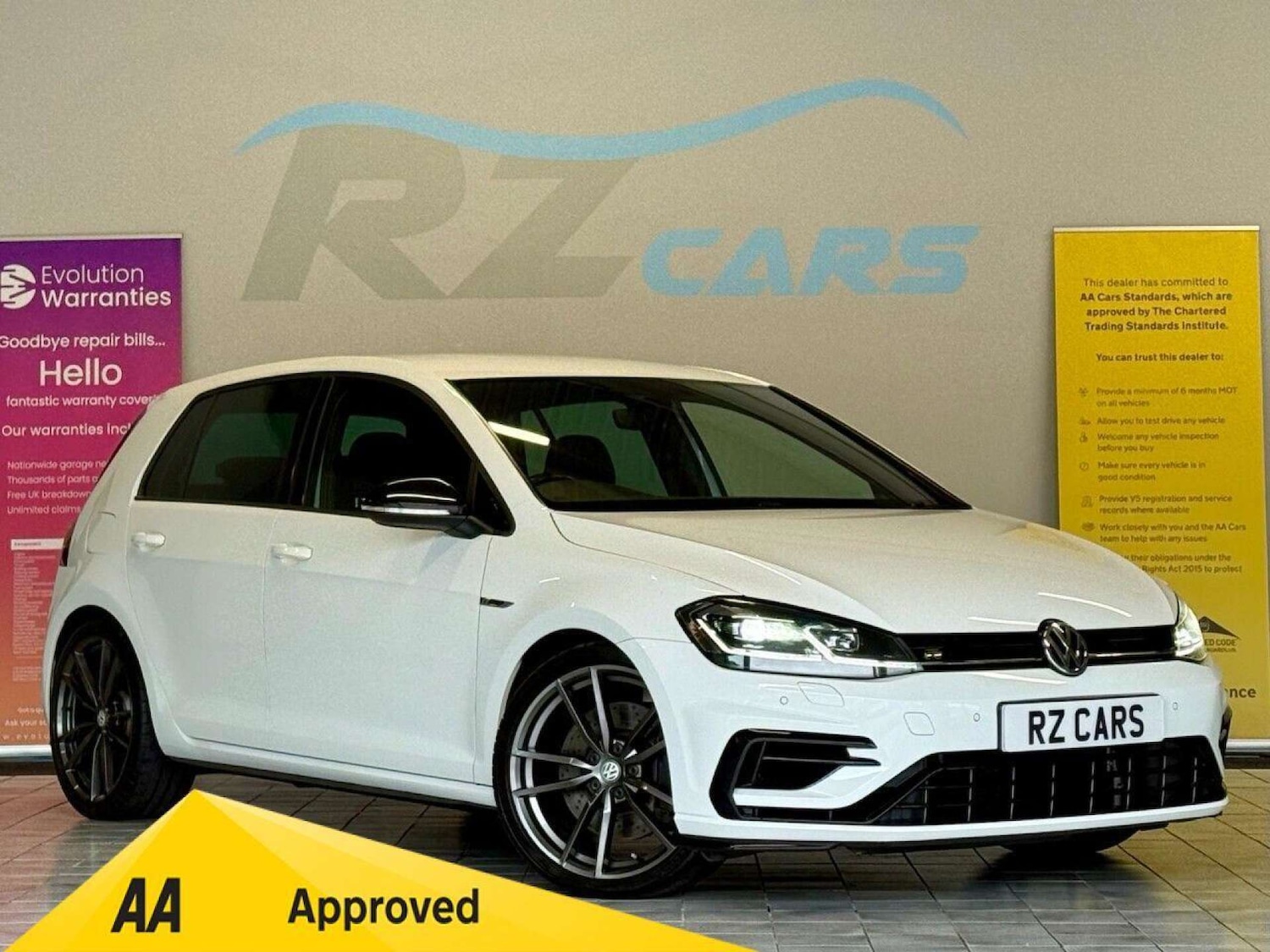 Used Volkswagen Golf 2017 for sale - 76601041: Photo 1