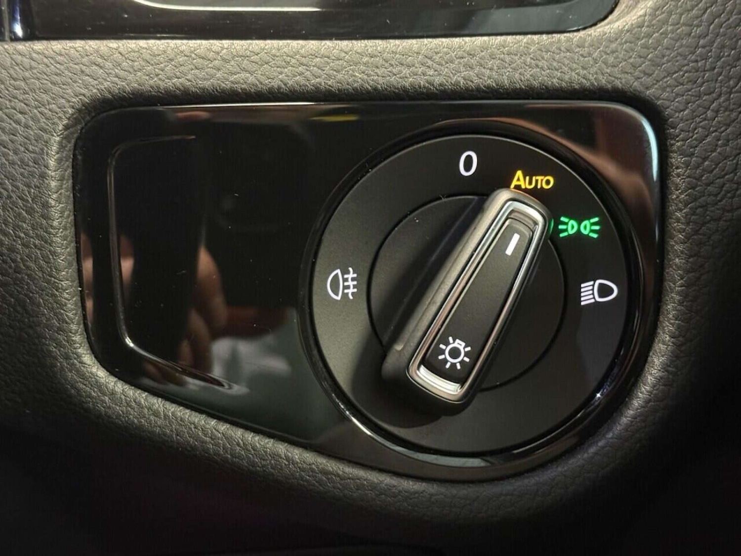 Used Volkswagen Golf 2017 for sale - 76601041: Photo 14