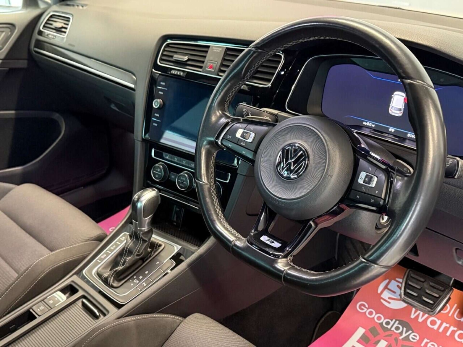 Used Volkswagen Golf 2017 for sale - 76601041: Photo 2