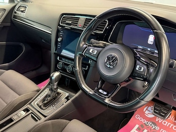 Used Volkswagen Golf 2017 for sale - 76601041: Photo