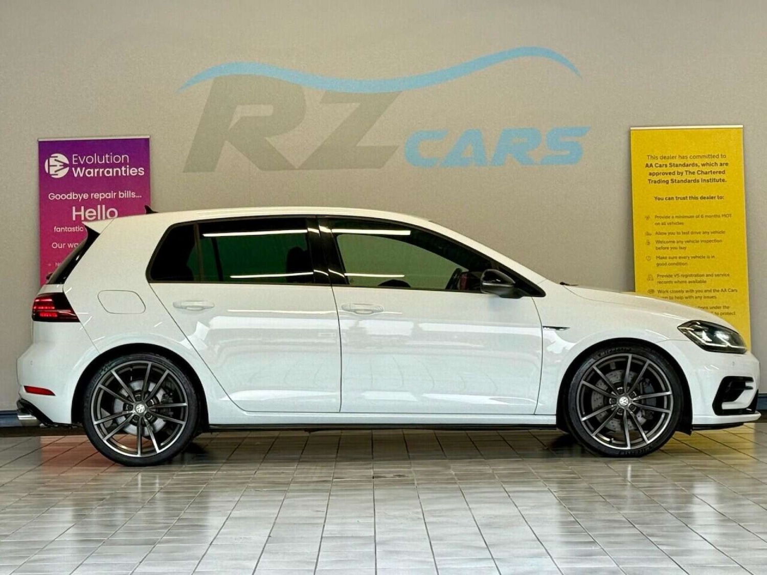 Used Volkswagen Golf 2017 for sale - 76601041: Photo 36